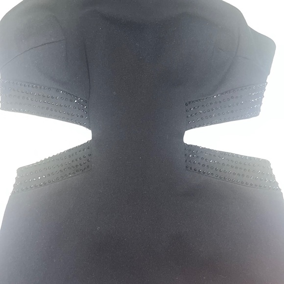 Classy, evening cocktail dress. Can be used for dinners, partys, homecoming, etc - Picture 2 of 6